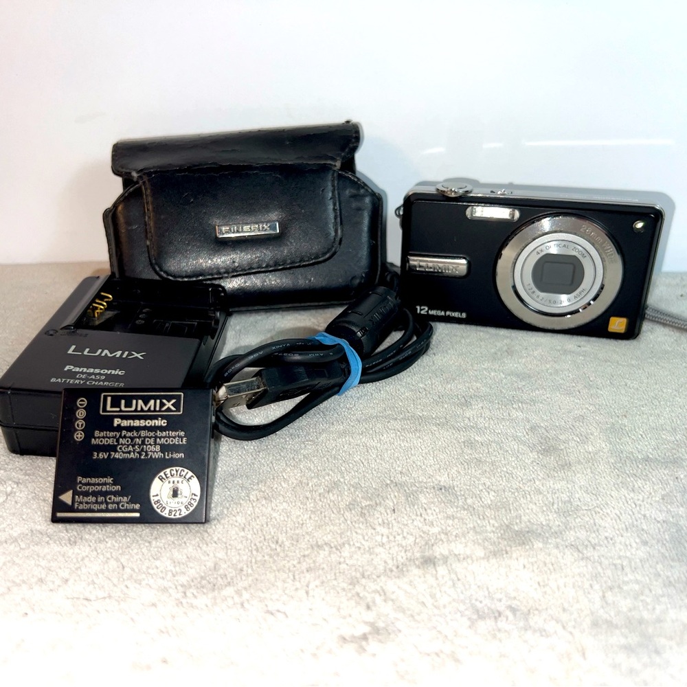 COPY - Panasonic Lumix Black Digital Camera